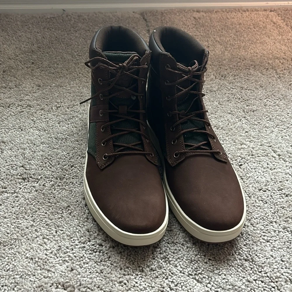 Timberland Men's Davis Square Chukka Boot dark brown size 9.5
